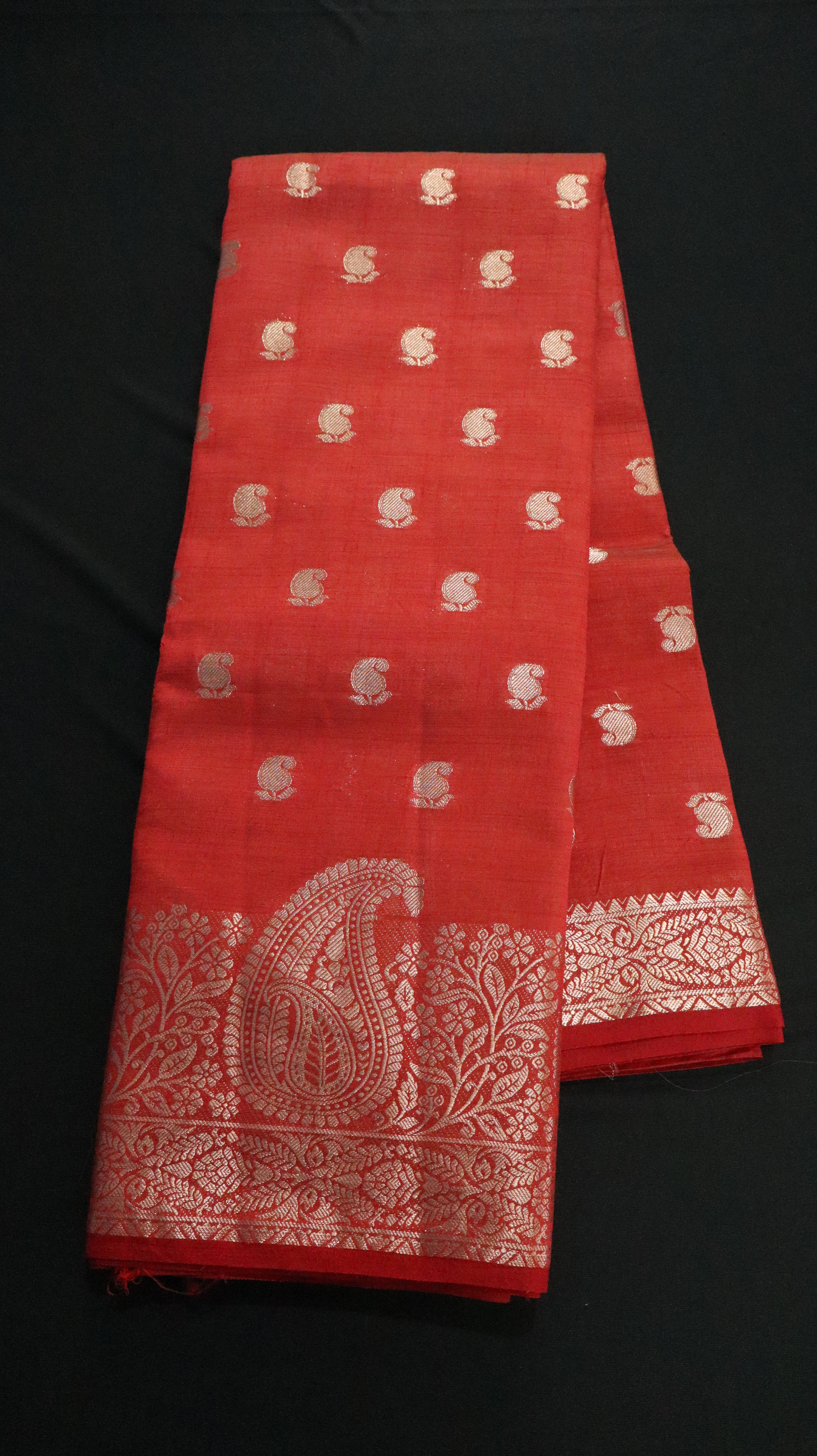MANGO BORDER WITH MOTIF-RED