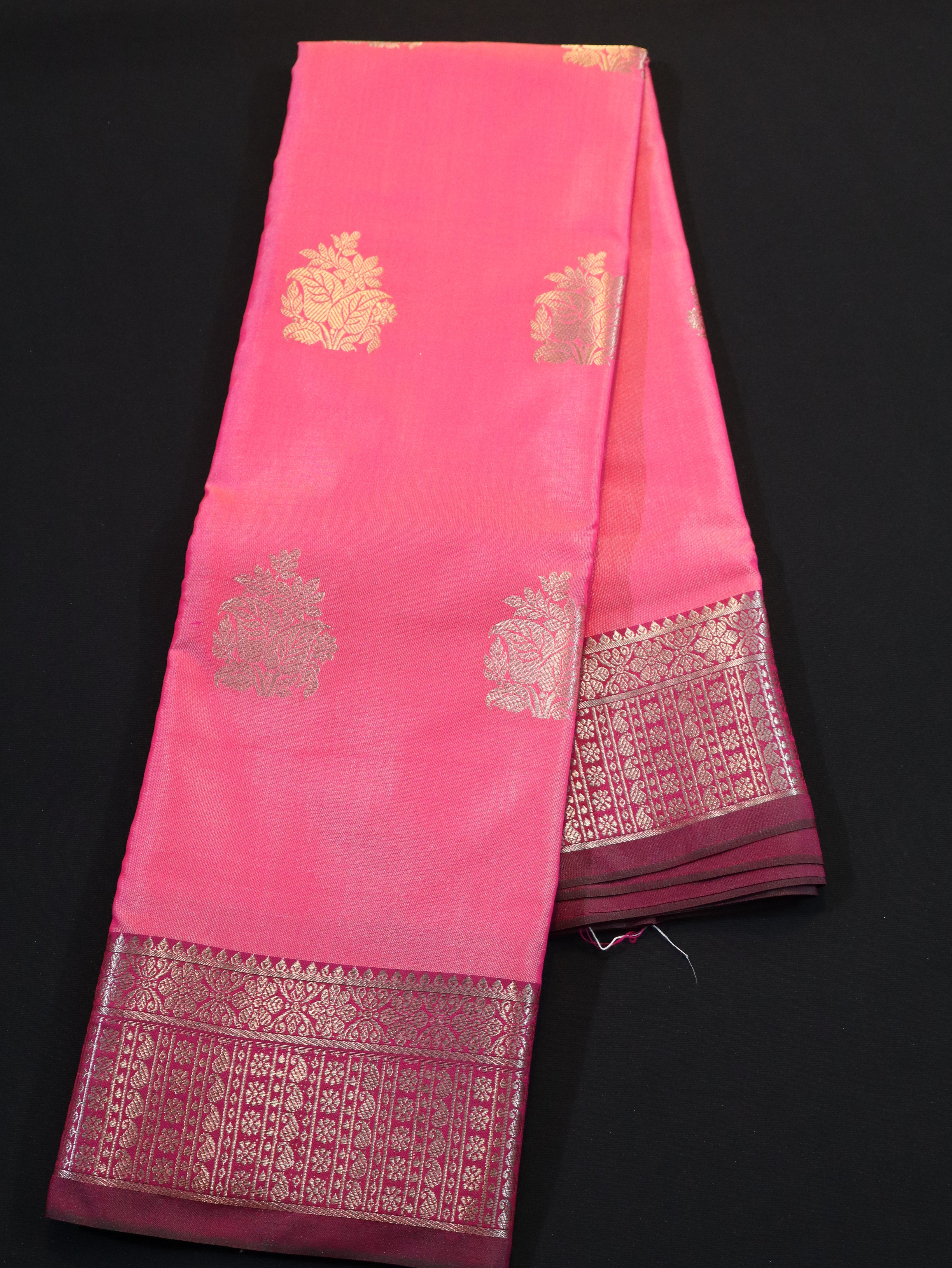TRADITIONAL BORDER WITH MOTIF-ROSE