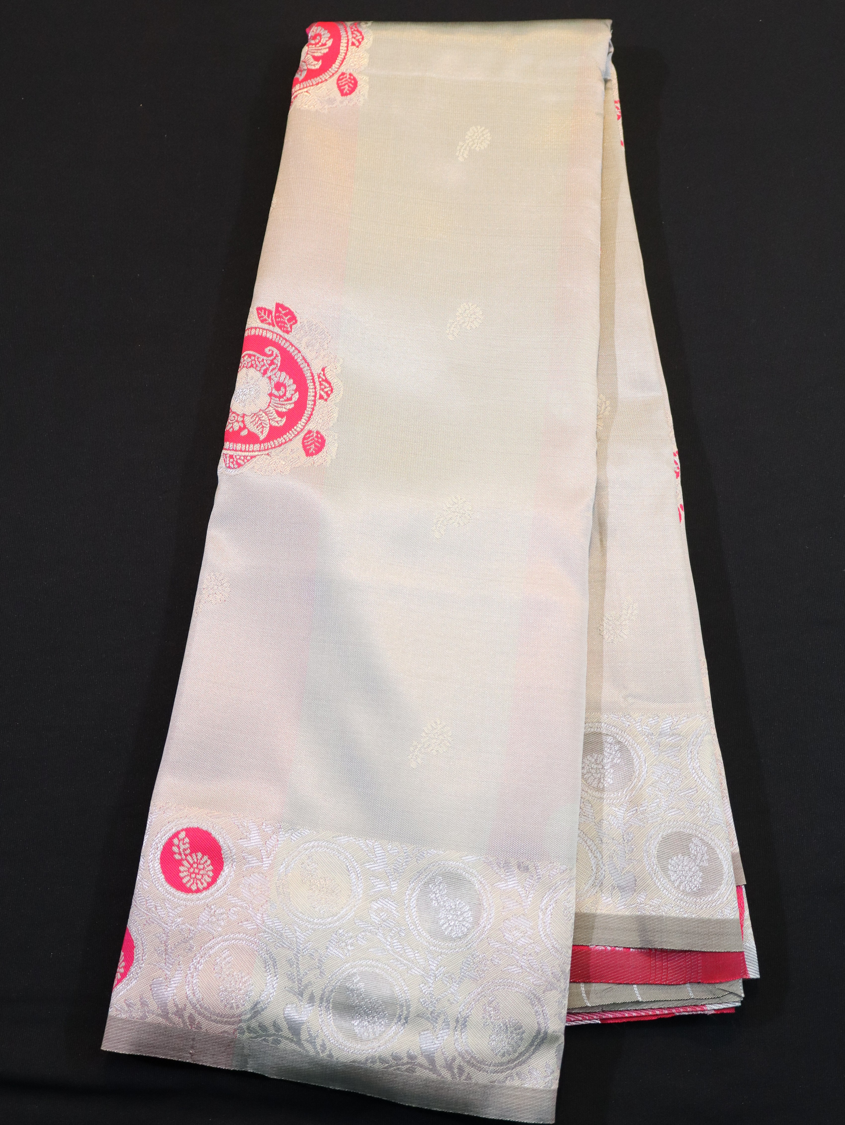 FANCY MEENA MOTIF WITH BORDER-WHITE/RED