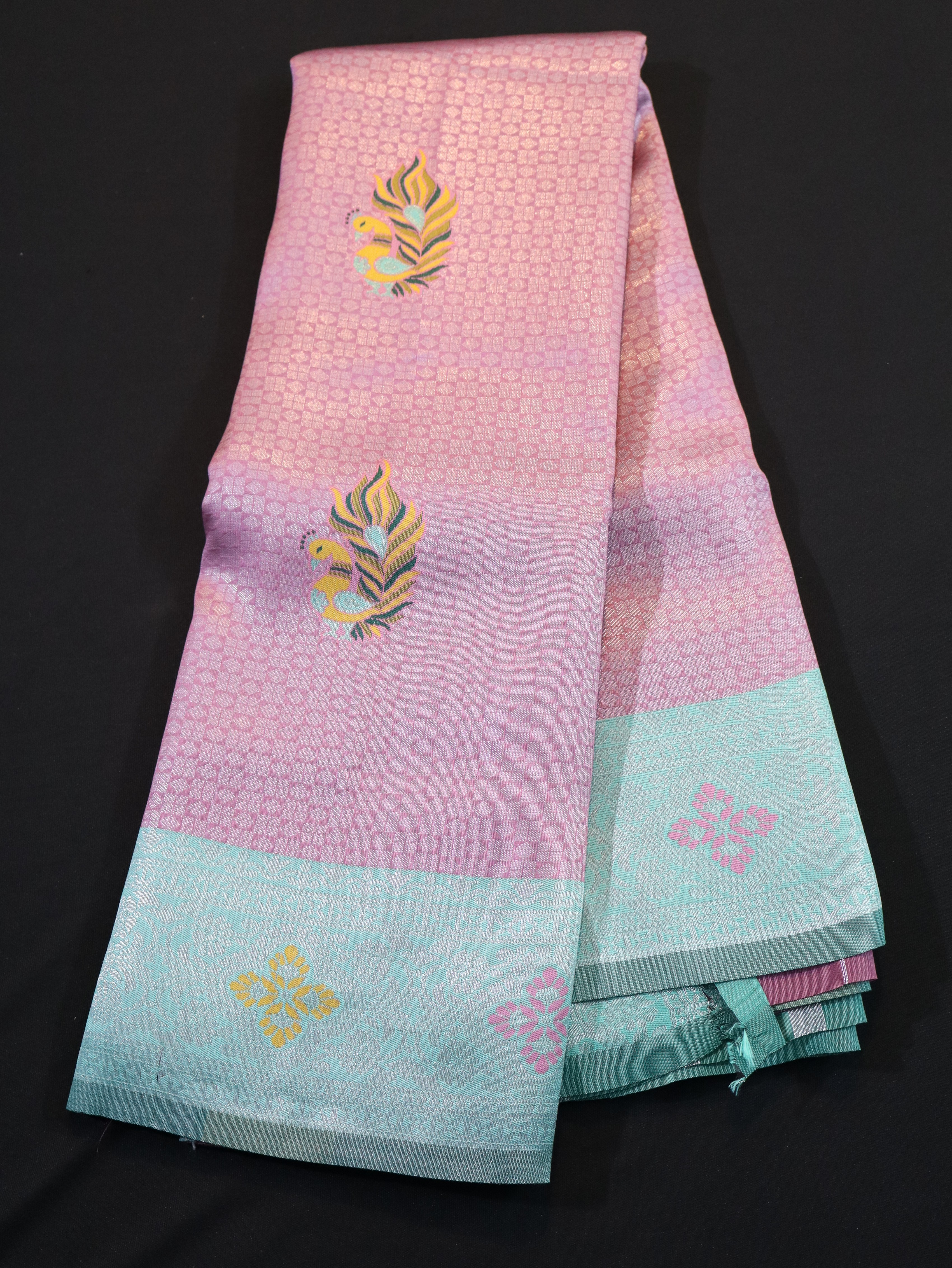 EMBOSSED MEENA BUTTA WITH KANCHI BORDER-MAUVE