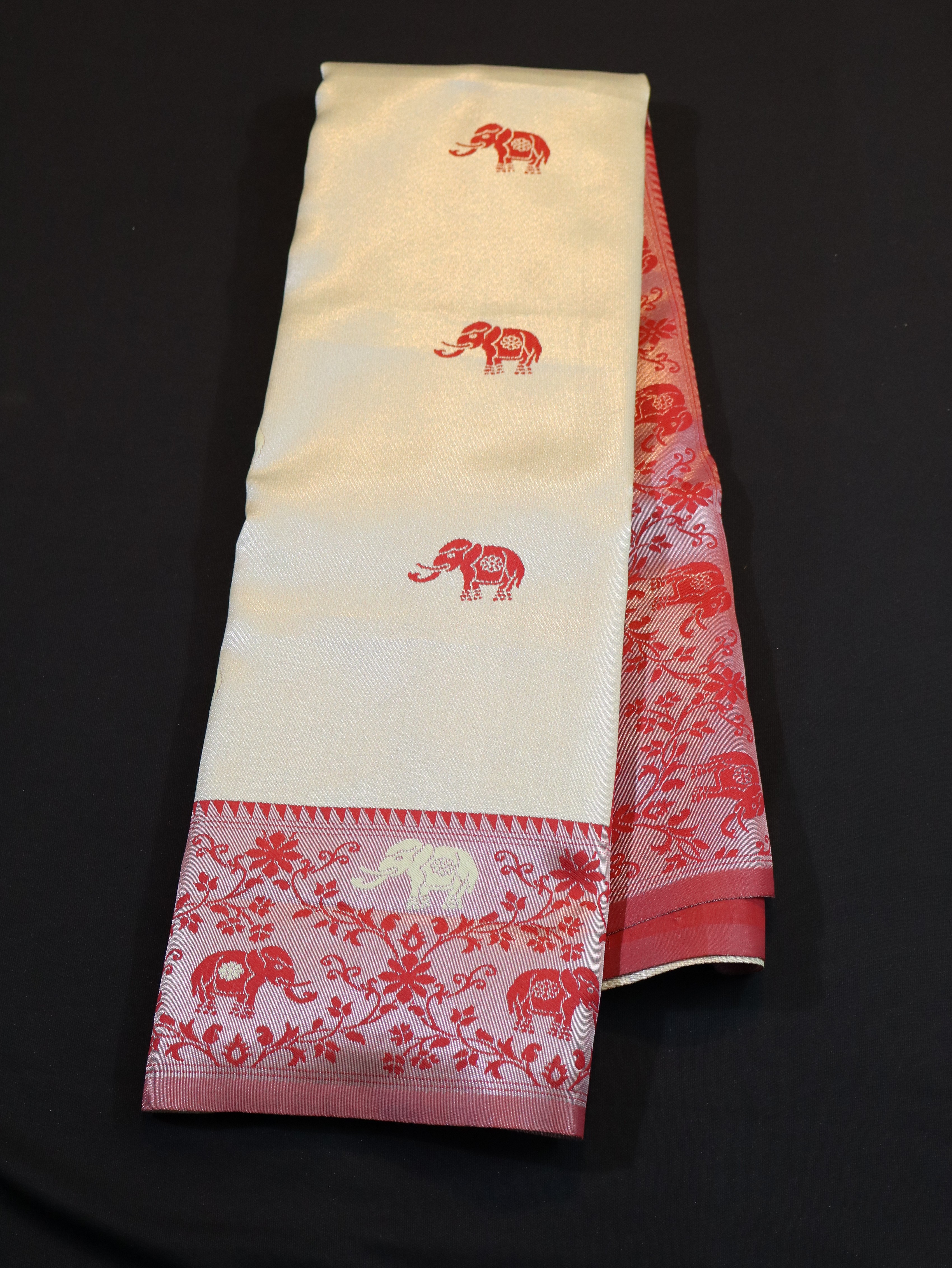 KANCHI TYPE BORDER WITH MOTIFS-WHITE RED