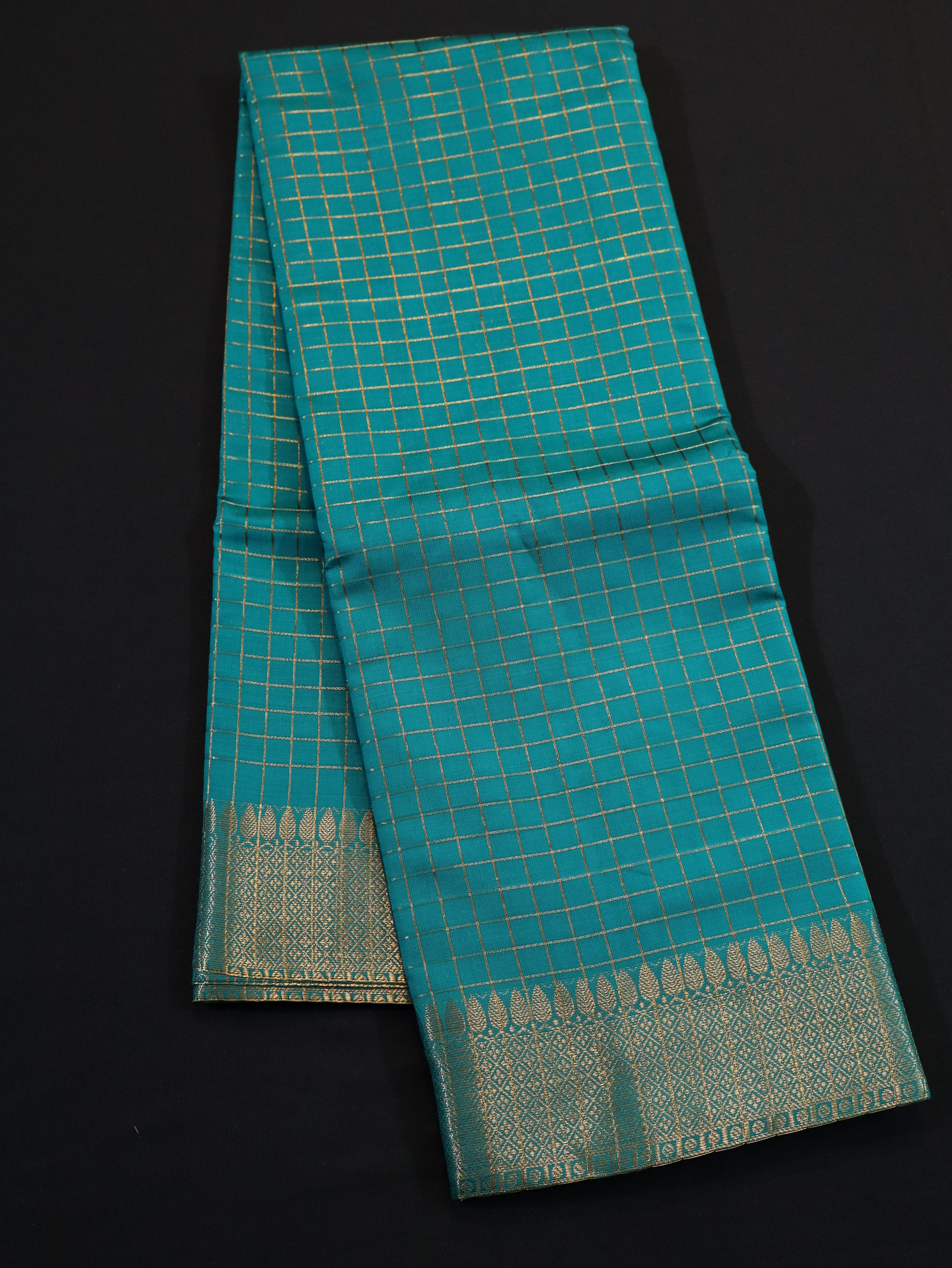 BODY JARI CHECKED WITH TRADITIONAL BORDER-SAPPIHRE S