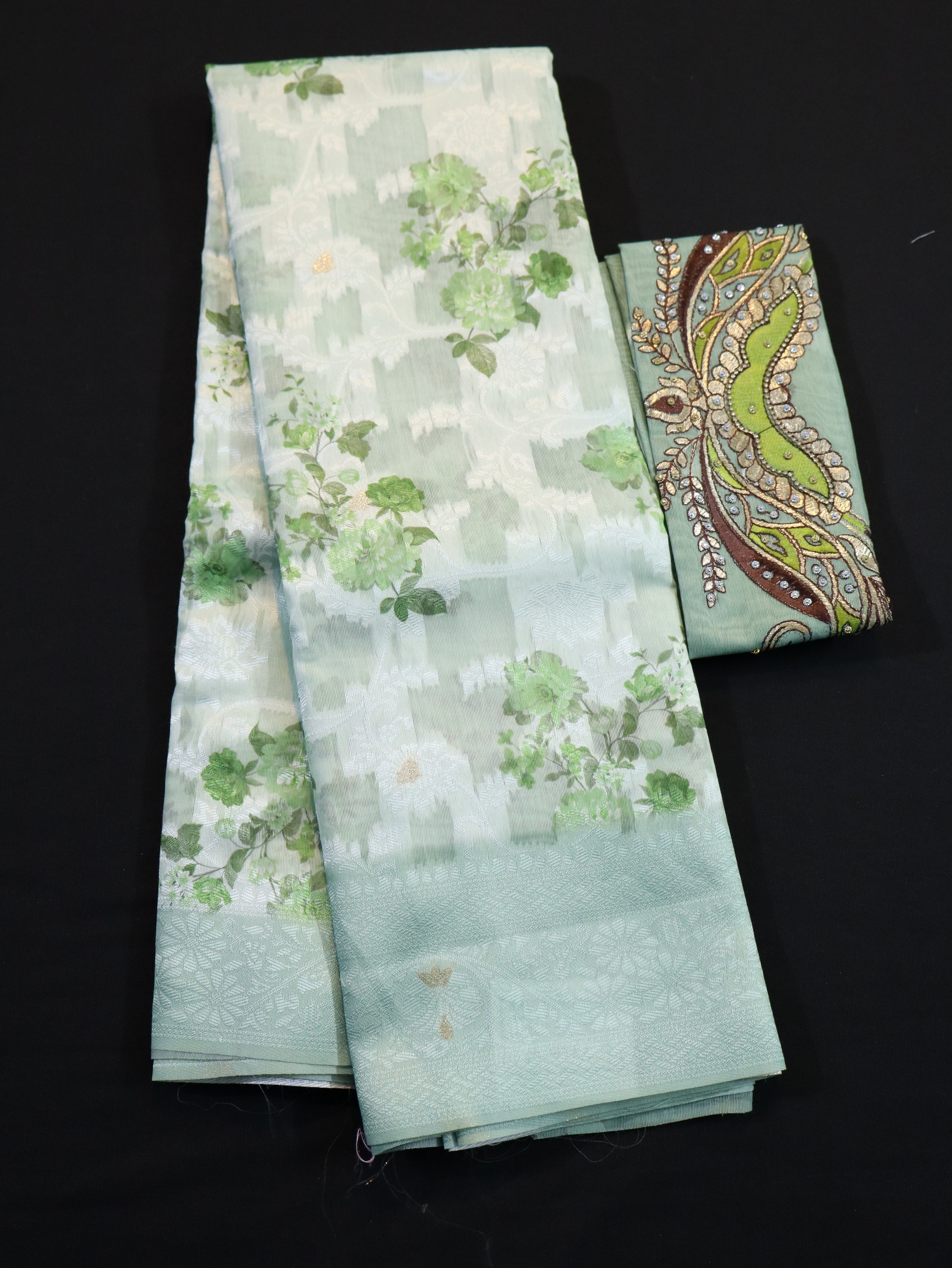 BODY EMBOSS BORDER BUTTA WITH DESIGNER BLOUSE-PASTEL GREEN