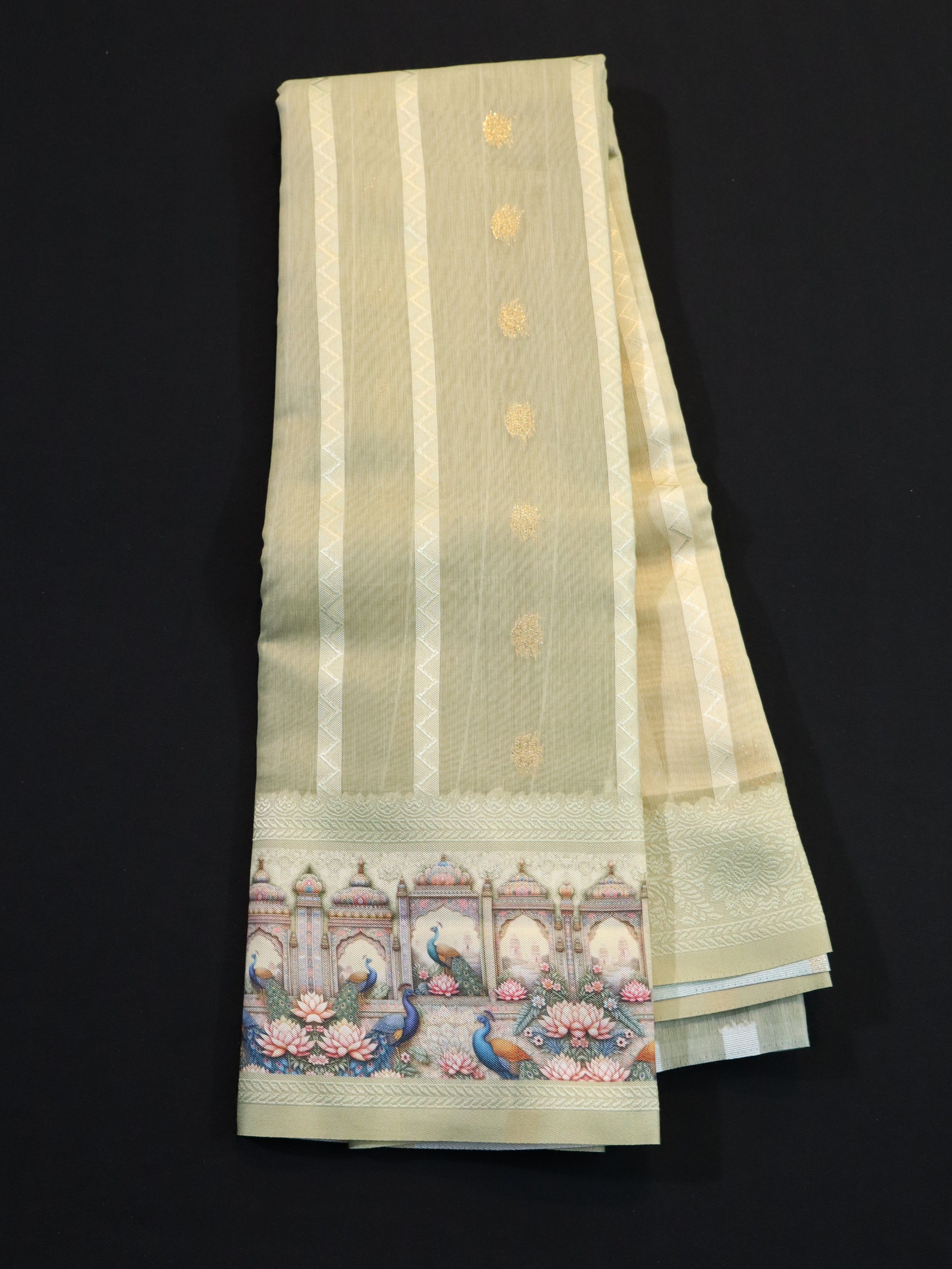 ONE SIDE JAQUARD BORDER WITH MOTIF EMBOSS-SANDAL