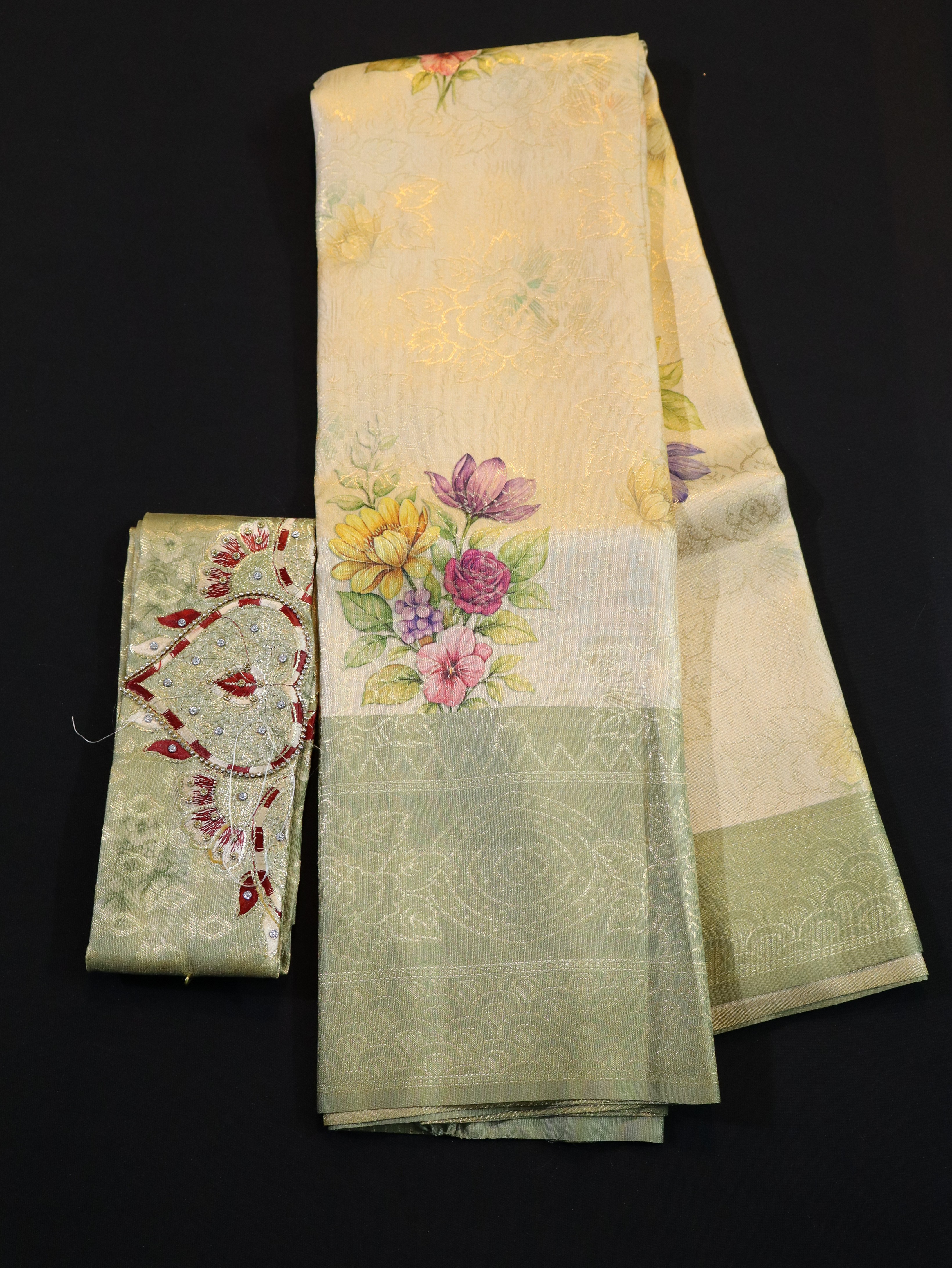 ARANI BORDER WITH PRINTED BODY AND DESIGNER BLOUSE-ALLI SANDAL
