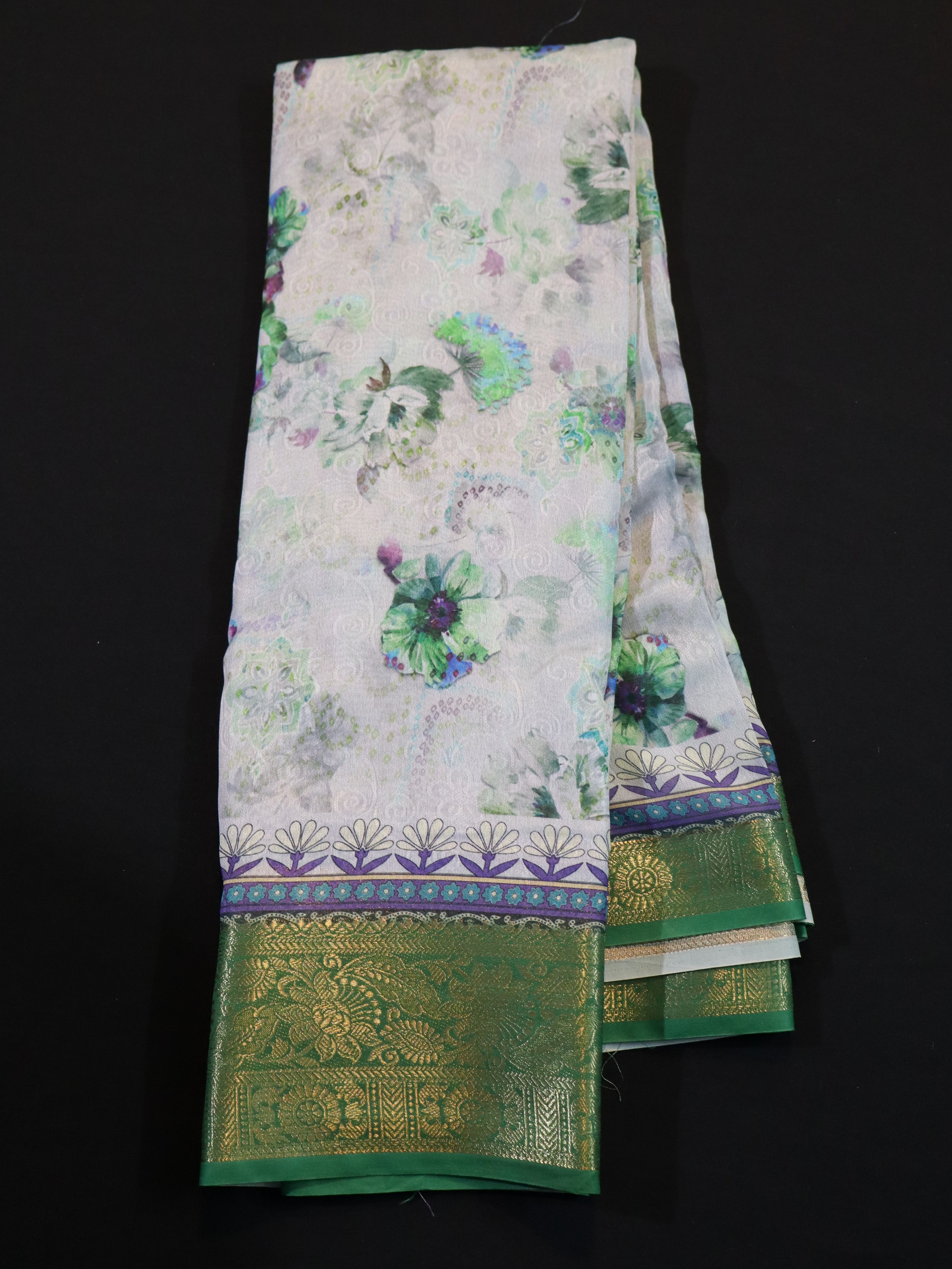 POCHAMPALLY IKAT SILK SAREE-WHITE GREEN