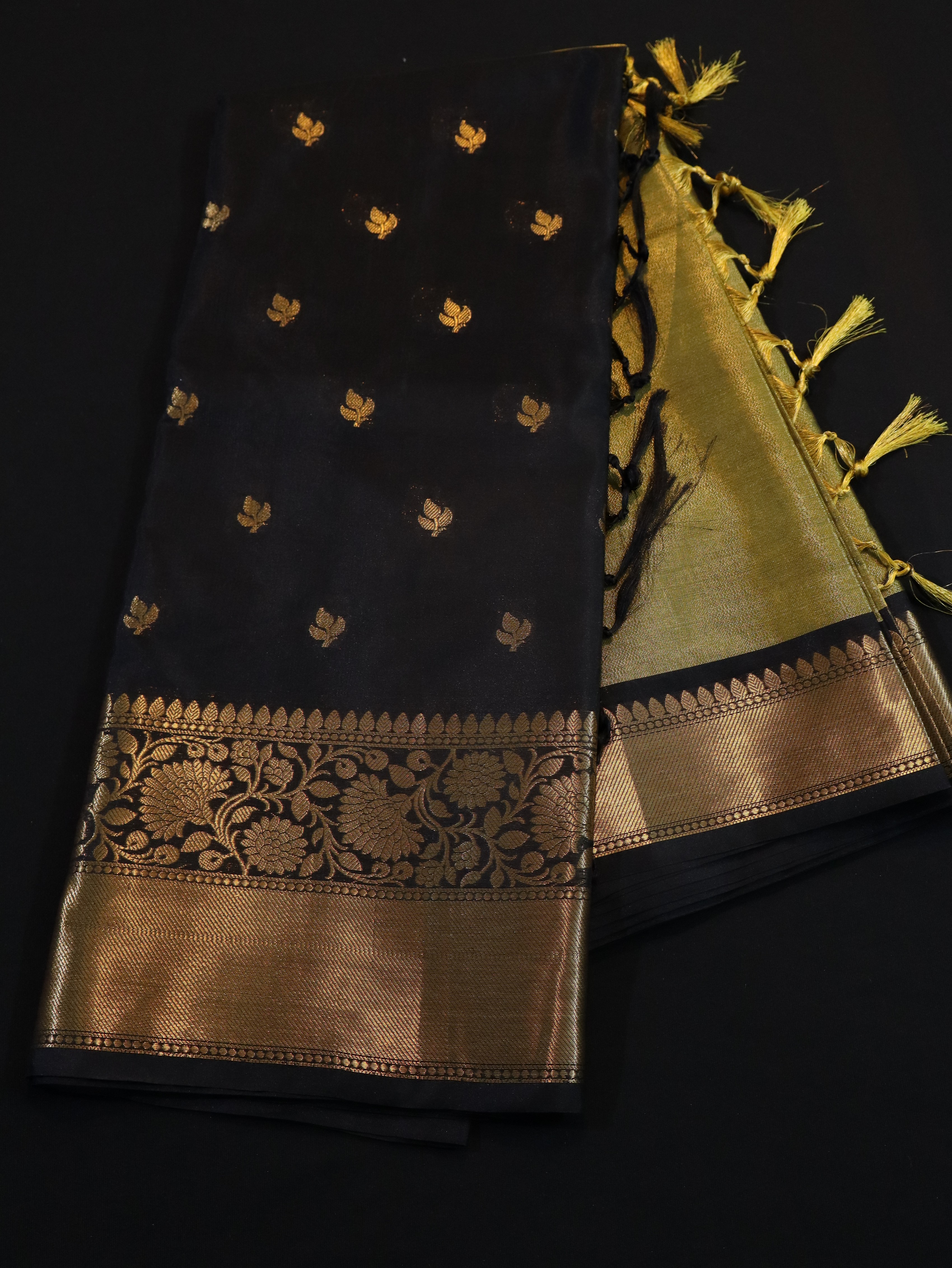 TRENDING 3 PART SAREES