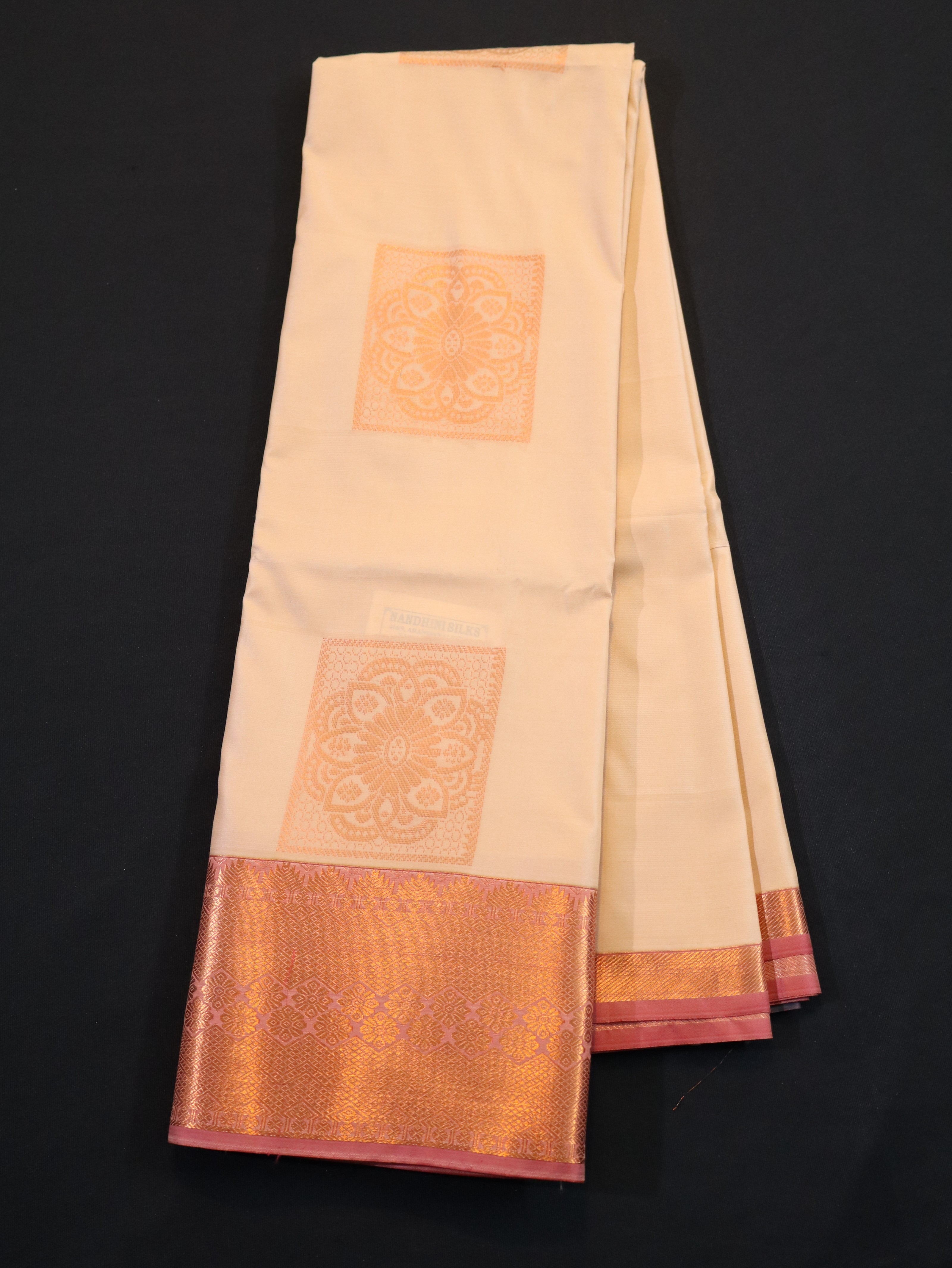 MANGALAGIRI PATTU SAREE WITH MOTIF-4