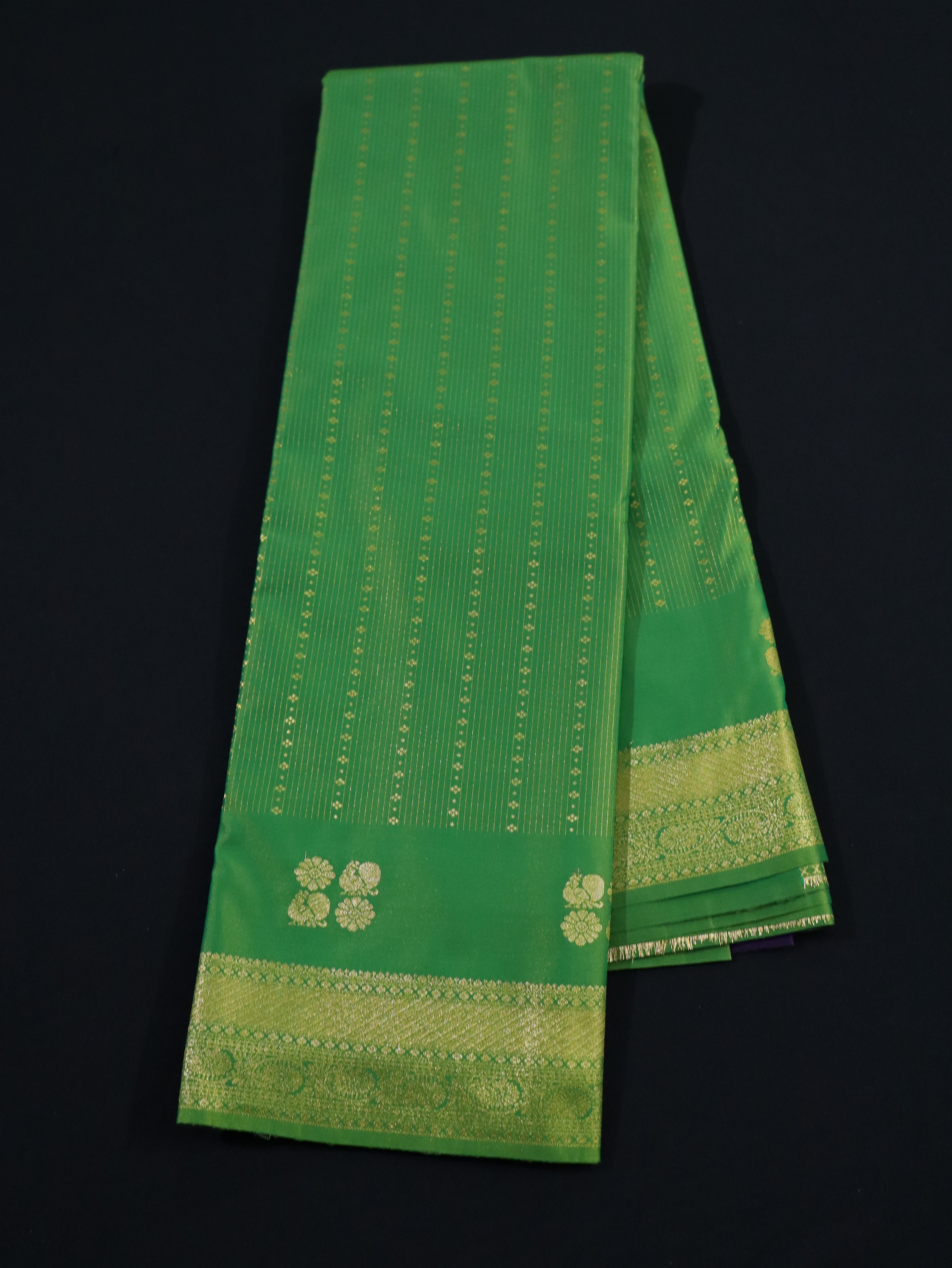 HANDLOOM SILK SAREE WITH FANCY MOTIFS-3